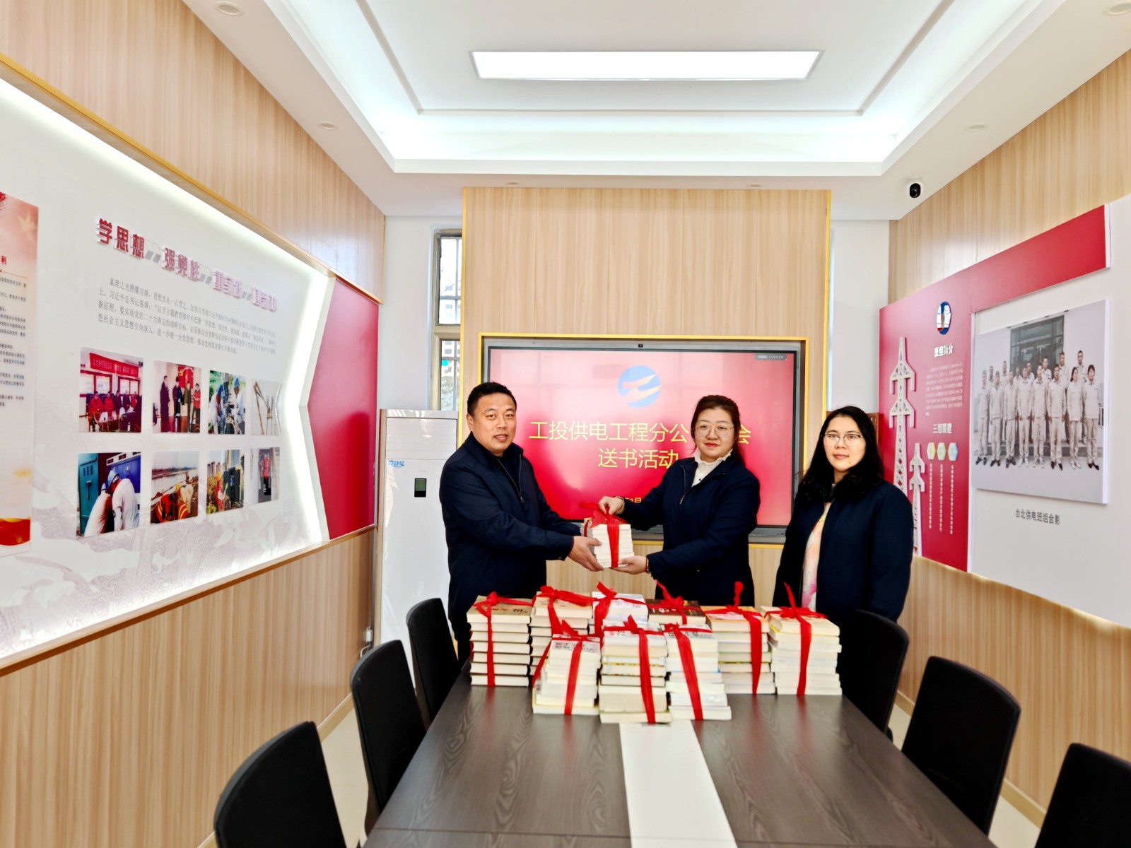 1711503180806062605.jpg 送書(shū)他.jpg